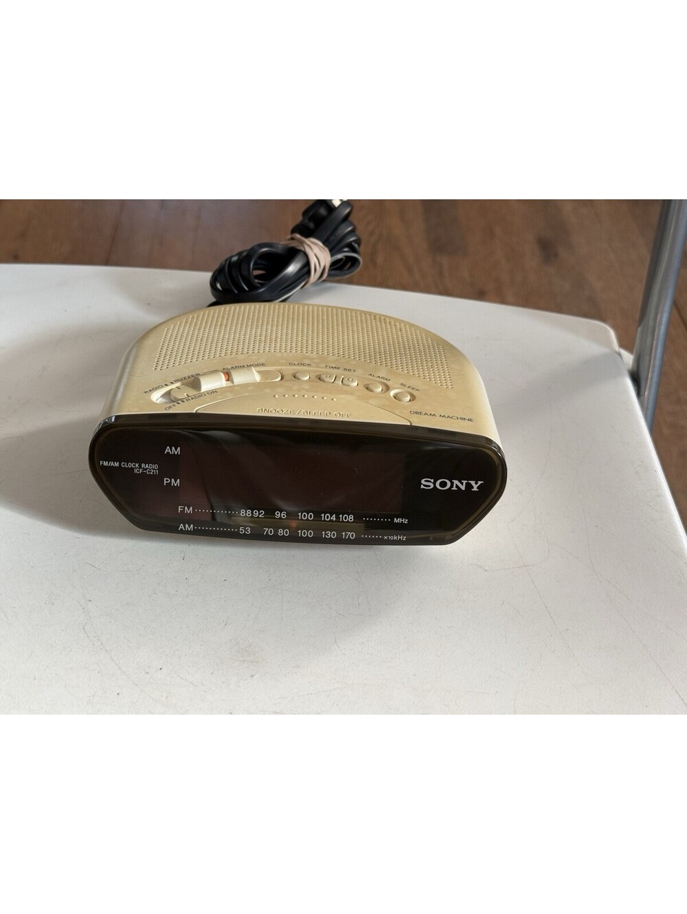 Sony Dream Machine ICF-C211 AM/FM Alarm Clock Radio Working , Yellow Stain